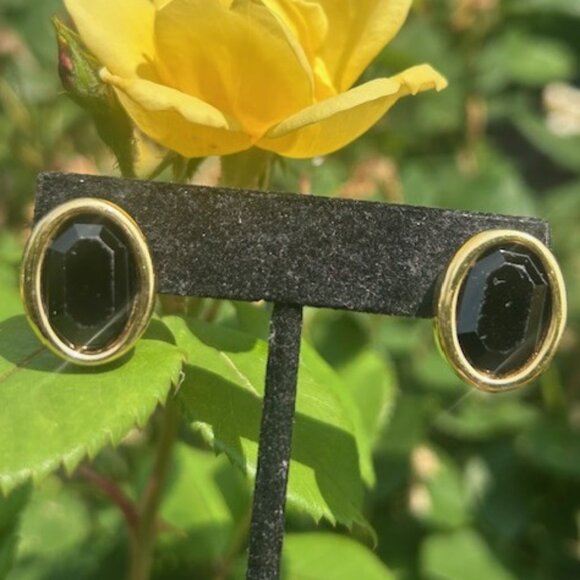 S.A.L SWAROVSKI Black Oval Crystal Gold Tone EARRINGS - Picture 2 of 7